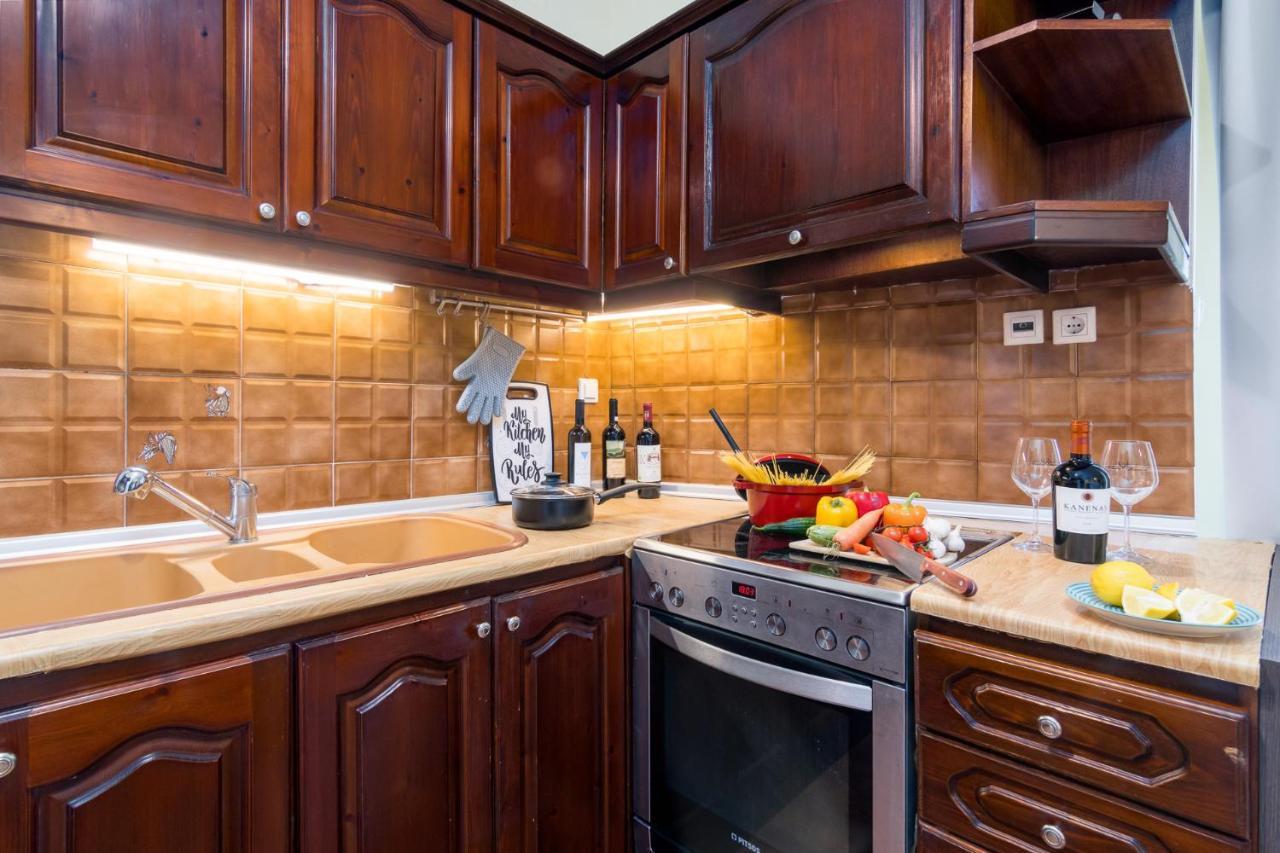 Tenedos Old Town Apartment *